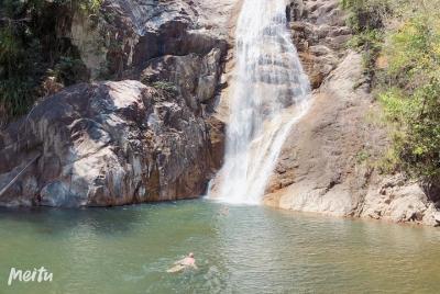Excursión de un día en moto a la cascada secreta y barbacoa