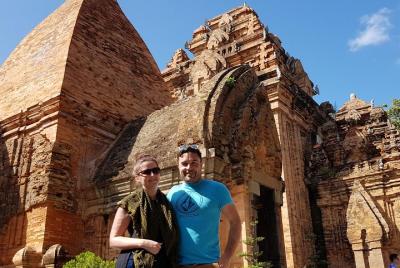 Nha Trang Traslado de ida y vuelta al aeropuerto, más 1 día de City Tour con baño de barro