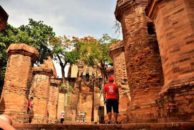 Descubrimiento de la ciudad de Nha Trang, incluido el paseo en barco por el río