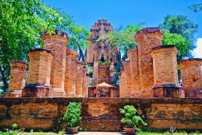 Tour privado de medio día por la ciudad de Nha Trang