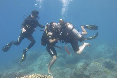 Descubre la isla Mun con el tour de buceo