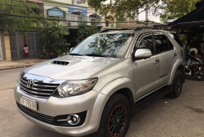 Servicios de viaje: alquiler de autos, reservas de hotel, boletos aéreos, otros servicios