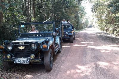 2. Descubrir el norte de la isla de Phu Quoc en jeeps privados del ejército de EE. UU.