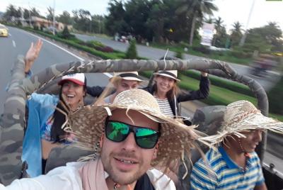 1. Descubra el sur de la isla de Phu Quoc en jeeps privados del ejército de EE. UU.