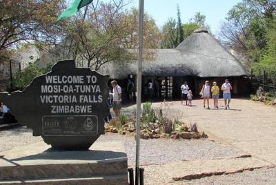 Visita guiada de las Cataratas Victoria + Almuerzo - Paquete clásico