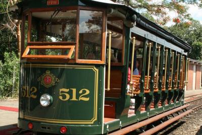 El tour del puente del tranvía en las cataratas Victoria