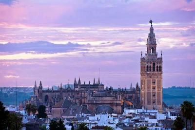 Grupo Barrio Judío de Sevilla y Catedral Grupo Barrio Judío de Sevilla y Catedral