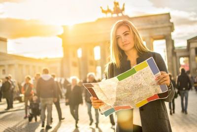 Traslado privado de Berlín a Praga, de hotel a hotel, conductor de habla inglesa Traslado privado de Berlín a Praga, de hotel a hotel, conductor de habla inglesa