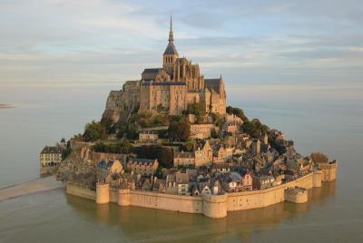 Mont St. Michel, Playas del Día D y Castillos del Valle del Loira, Privado de 3 días desde París Mont St. Michel, Playas del Día D y Castillos del Valle del Loira, Privado de 3 días desde París
