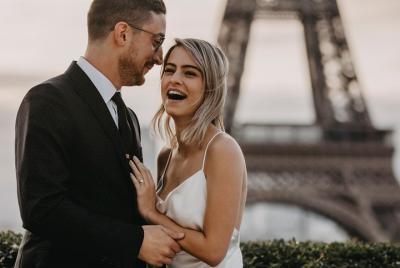 Tour privado de sesión de fotos de la Torre Eiffel Tour privado de sesión de fotos de la Torre Eiffel