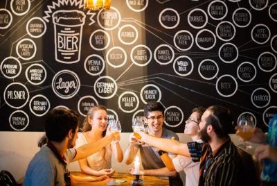 Recorrido privado de cerveza y aperitivos con un guía local en Berlín Recorrido privado de cerveza y aperitivos con un guía local en Berlín