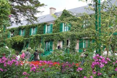 Traslado de ida y vuelta a Giverny desde París y entrada Evite las colas Traslado de ida y vuelta a Giverny desde París y entrada Evite las colas