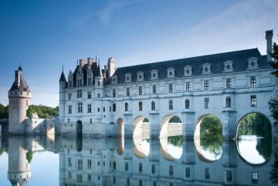 Excursión por los castillos del Valle del Loira desde París: Chambord, Chenonceau con almuerzo y vino Excursión por los castillos del Valle del Loira desde París: Chambord, Chenonceau con almuerzo y vino
