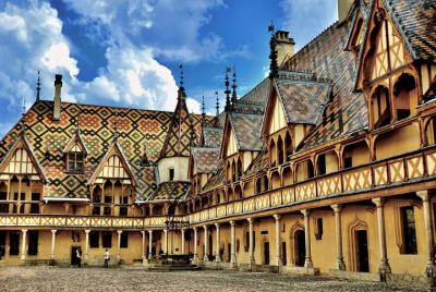 Borgoña de 2 días: grupo pequeño guiado por Alsacia en minivan desde París, cata de vinos Borgoña de 2 días: grupo pequeño guiado por Alsacia en minivan desde París, cata de vinos