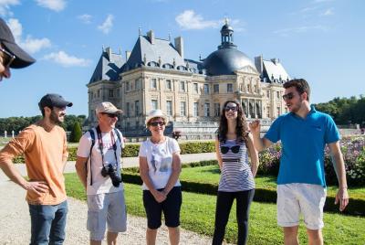 Excursión de un día para grupos pequeños a Fontainebleau y el castillo de Vaux-Le-Vicomte desde París