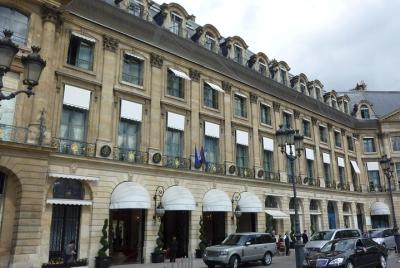 A través de París siguiendo los pasos de Audrey Hepburn Walking Audio Tour por VoiceMap A través de París siguiendo los pasos de Audrey Hepburn Walking Audio Tour por VoiceMap