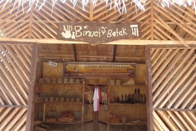 Caminata en el tour del pueblo tribal Batak