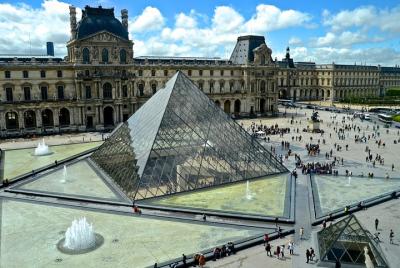 Evite las colas: un día en París con entradas y cruceros de acceso reservado al Louvre Evite las colas: un día en París con entradas y cruceros de acceso reservado al Louvre