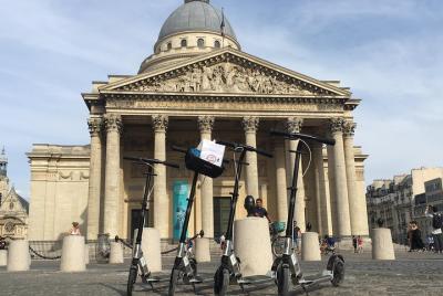 ¡Búsqueda del tesoro en scooter para visitar París! ¡Búsqueda del tesoro en scooter para visitar París!