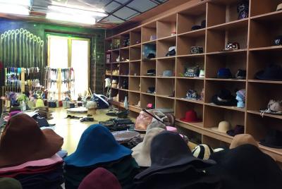 Faire son chapeau sur mesure - Taller de sombreros únicos hechos a medida Faire son chapeau sur mesure - Taller de sombreros únicos hechos a medida