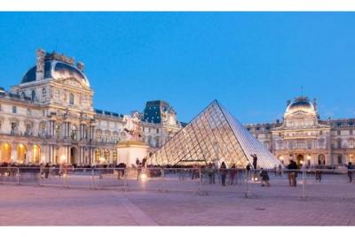 París: visita guiada al Museo del Louvre con entradas gratuitas para el crucero por el Sena
