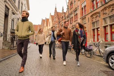 Excursión guiada de un día a Brujas para grupos pequeños desde París