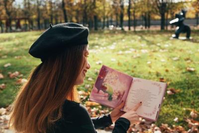 Withlocals Live Online Experience - Cuentacuentos para niños con Christianne Withlocals Live Online Experience - Cuentacuentos para niños con Christianne