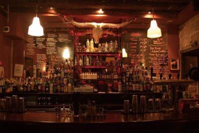 Pub Crawl en el Barrio Latino Pub Crawl en el Barrio Latino