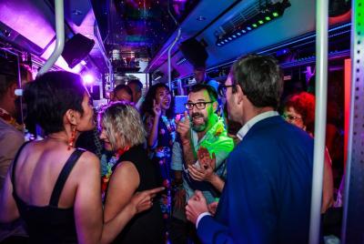 ¡Reserve su "City-Night-Pass" y aborde el Discobus! ¡Reserve su