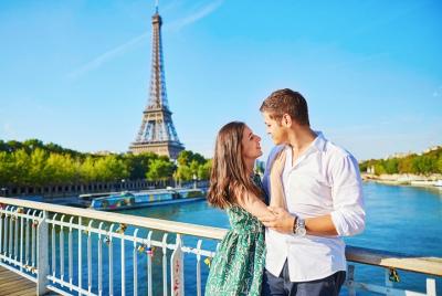Experiencia romántica en París con crucero por el río Sena y Moulin Rouge