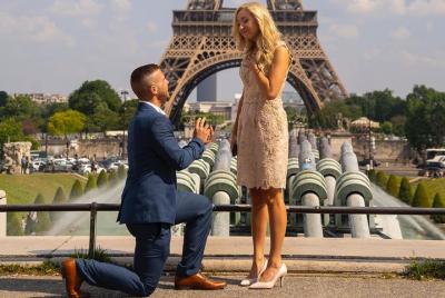 Propuesta en París en la Torre Eiffel con sesión de fotos y video