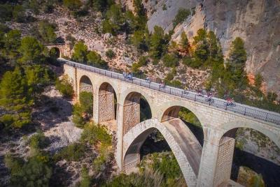 Tour en bicicleta de 2 días / 1 noche en el río Ebro - Con el servicio de recogida en el hotel
