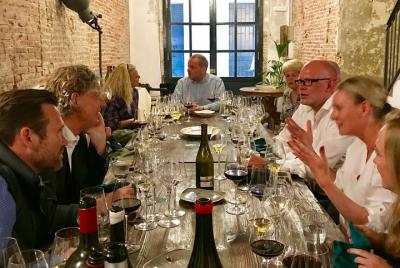 ¡Divertida cata de vinos en Barcelona con un Sommelier!