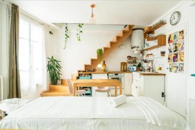 Disfrute de un momento de relajación con un masaje de bienestar. Disfrute de un momento de relajación con un masaje de bienestar.