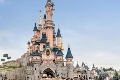 Transporte privado + entrada a Disneyland París Transporte privado + entrada a Disneyland París