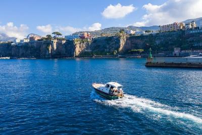 Costa de Sorrento en barco - tour de 2 horas para grupos pequeños