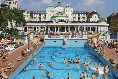 Balneario Gellért con recogida en el hotel