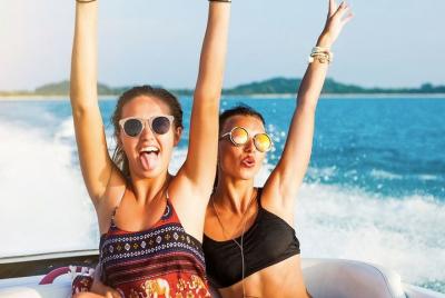 Excursión privada en barco de 2 horas con el capitán y Champagne, See Island y Sandbar Miami Beach