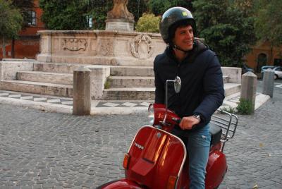 Roma en vespa vintage: tour panorámico privado con recogida