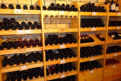 Bangalore-Tour al vino y degustación en el Wineyard local con almuerzo