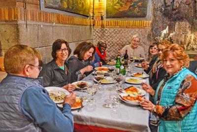 Tour Romano de Comida y Vino por la Noche en el Gueto Judío y Campo Marzio