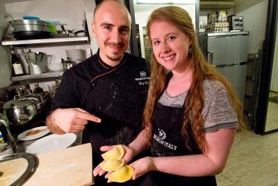 Elaboración de pasta privada o en grupos pequeños con un chef local en Roma