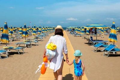 Visita Roma y relájate en la playa