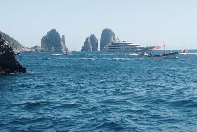 Tour en barco privado por Capri y la costa de Amalfi con patrón desde Roma