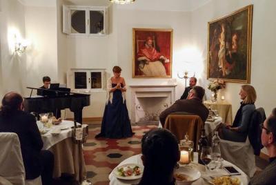 Cena de ópera - Cenar durante un interludio de ópera