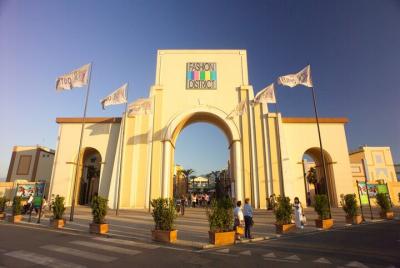 Castel Romano Designer Outlet Shopping Tour privado