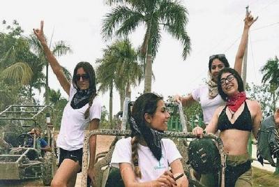 Familia, Buggy Adventures, Tours, Playa Macao. El precio más bajo.