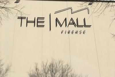 The Mall Luxury Outlet in Tuscany Tour para grupos pequeños de compras