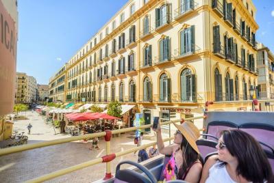 Excursión en tierra en Málaga: recorrido en autobús turístico con paradas libres por Málaga Excursión en tierra en Málaga: recorrido en autobús turístico con paradas libres por Málaga