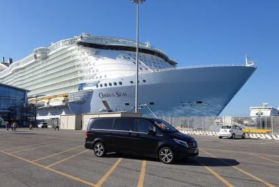 Traslado privado desde / hasta el puerto de Civitavecchia 139 euro / van Mercedes 7 pax